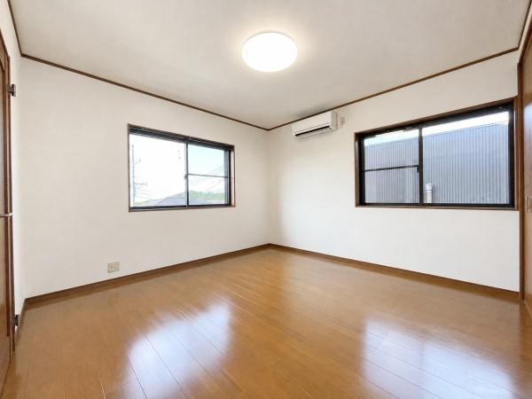 泉南郡熊取町つばさが丘東１丁目の中古一戸建て