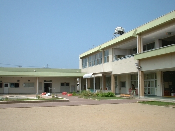 泉南市信達大苗代の中古一戸建て(泉南市立なるにっこ認定こども園)