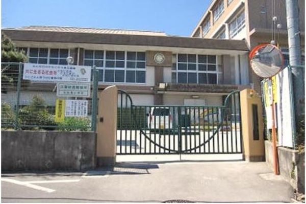 和泉市内田町１丁目の土地(和泉市立北松尾小学校)