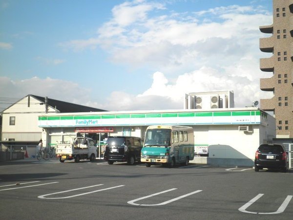 和泉市池上町４丁目の中古一戸建て(ファミリーマート泉大津北豊中町店)