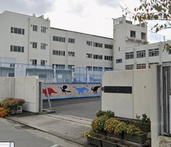 八尾市西山本町６丁目の土地(八尾市立東中学校)