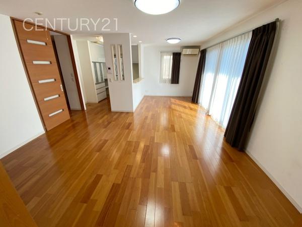 高崎市三ツ寺町の中古一戸建て(リビング)