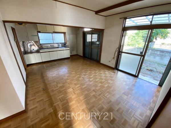 高崎市片岡町3丁目の中古一戸建て(リビング)