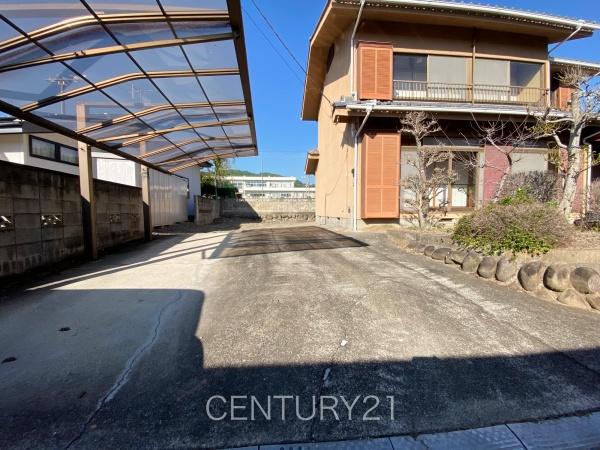 高崎市下室田町の中古一戸建て(駐車場)