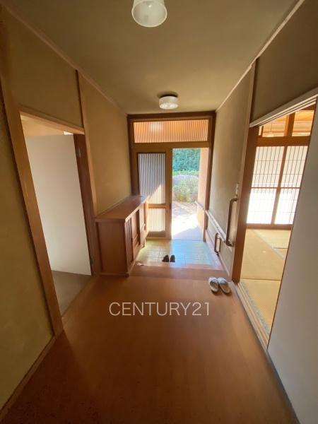高崎市下室田町の中古一戸建て(玄関)