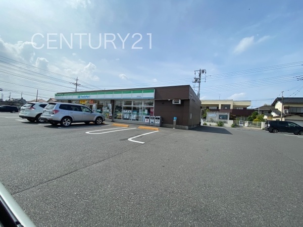 大泉第14寄木戸4号棟(ファミリーマート大泉坂田店)