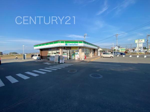 伊勢崎市東小保方町第25号棟(ファミリーマートジェイ・クエスト佐波東店)