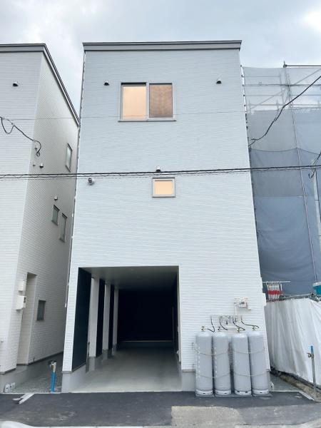 北33条東16丁目　C棟　～新道東駅近くの新築戸建～