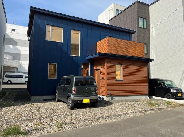 西宮の沢1-4　自然素材を使った風合い豊かな一戸建