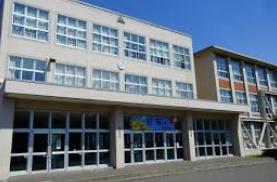 千歳市新富2丁目の中古一戸建て(千歳市立千歳中学校)