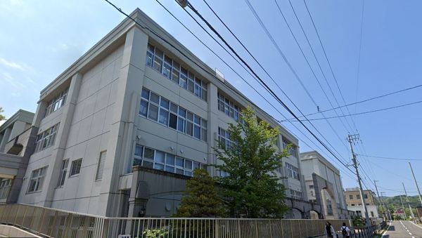 ライオンズヒルズ小樽東雲町(小樽市立稲穂小学校)