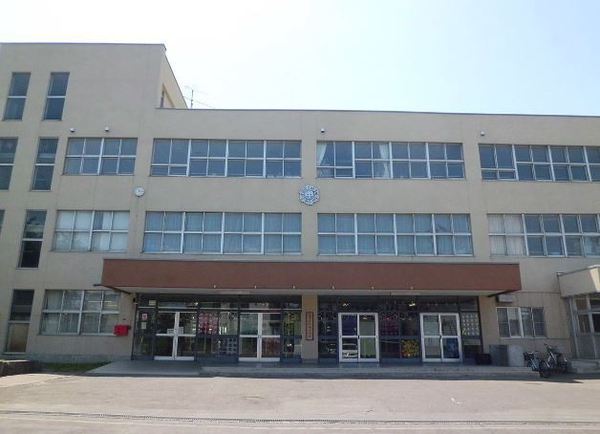 札幌市東区北三十六条東28丁目の土地(札幌市立札幌中学校)