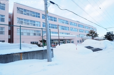 札幌市手稲区金山一条４丁目の土地(札幌市立手稲西中学校)