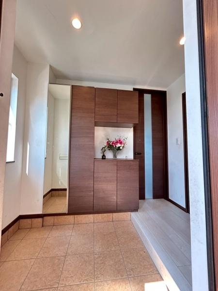 札幌市北区篠路町上篠路の中古一戸建て(玄関)