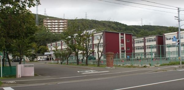 室蘭市宮の森町2丁目 戸建(室蘭市立桜蘭中学校)
