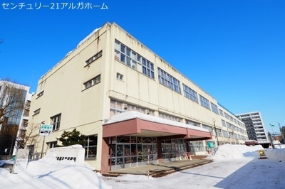 レジデンスタワー大通公園(札幌市立中央中学校)