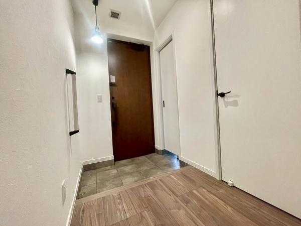 札幌市北区新川七条16丁目の中古一戸建て(玄関)