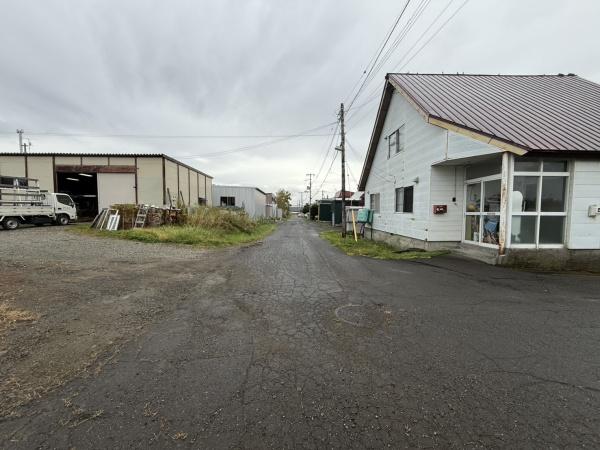 札幌市東区東雁来町の土地(前面道路含む現地写真)