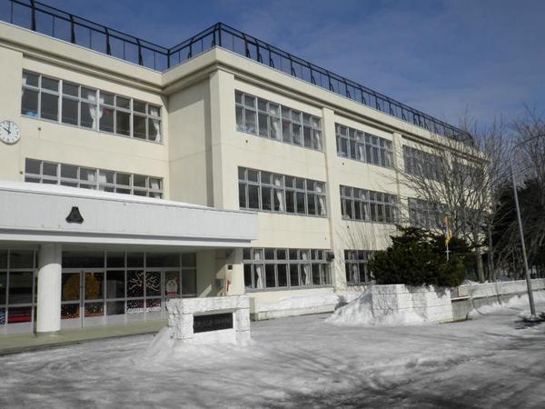 札幌市北区新川西四条３丁目の土地(札幌市立新川西中学校)