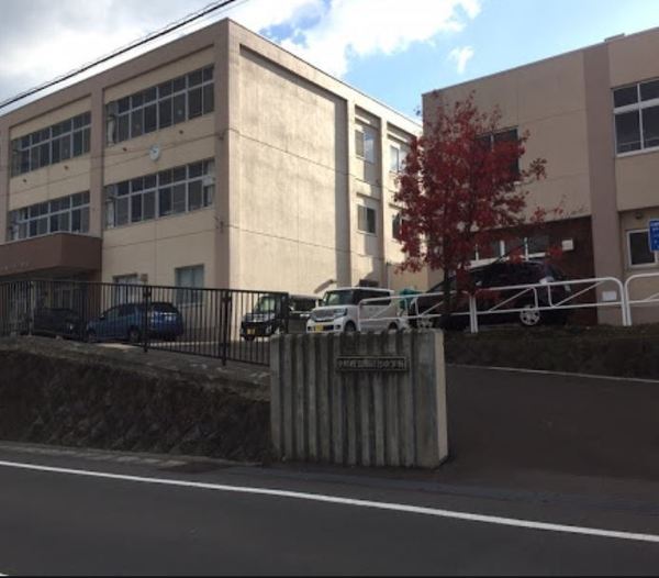 若竹グランドハイツ(小樽市立潮見台小学校)