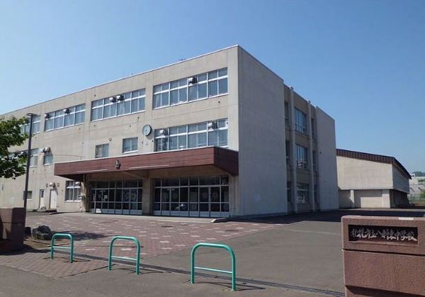 ロジェ琴似ステーションⅡ(札幌市立八軒東中学校)