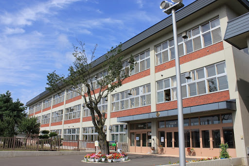 ロピア西高前(旭川市立近文小学校)