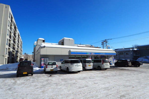 琴似グランドコープＡ棟(ローソン札幌八軒1東四丁目店)