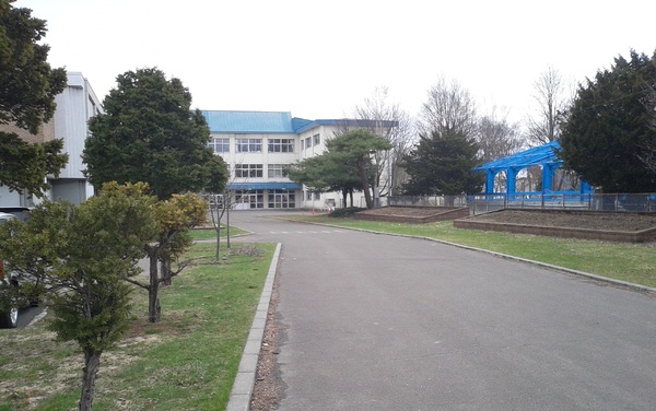 恵庭市黄金中央2丁目　事務所(恵庭市立恵庭小学校)