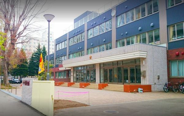 プレミスト札幌ターミナルタワー(札幌市立北九条小学校)