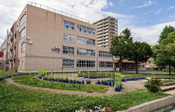 リブウェル平岸(札幌市立平岸小学校)
