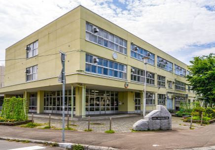 札幌市南区真駒内本町３丁目の中古一戸建て(札幌市立真駒内公園小学校)
