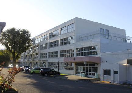 札幌市南区真駒内本町３丁目の中古一戸建て(札幌市立真駒内曙中学校)