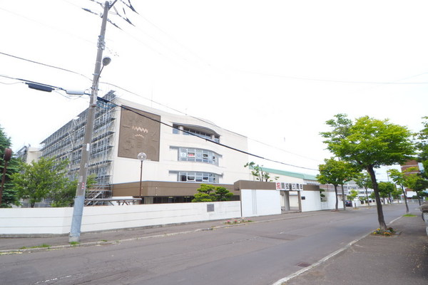 札幌市豊平区福住二条８丁目の中古一戸建て(札幌市立西岡北中学校)