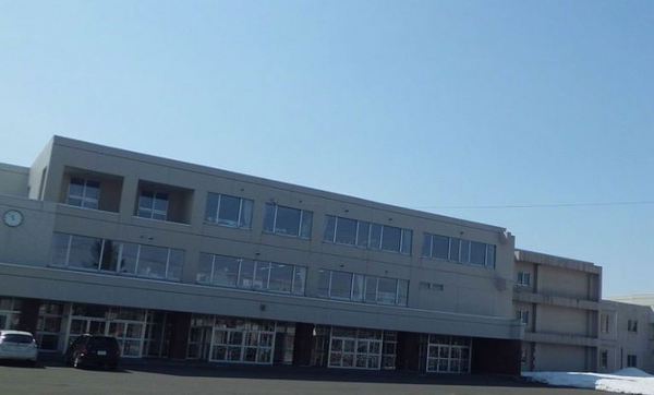 江別市角山の土地(江別市立中央中学校)