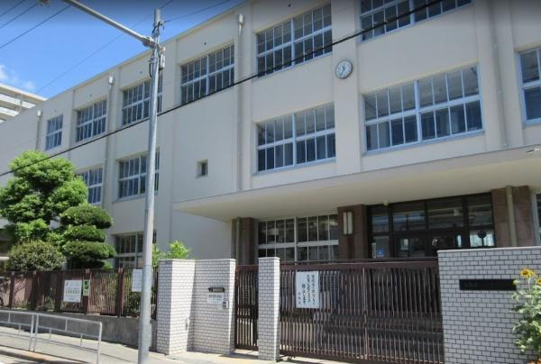 シャトーサンパークスクエア(大阪市立今津中学校)