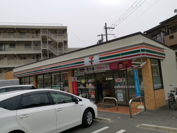 クローバーハイツ今里(セブンイレブン大阪中川3丁目店)