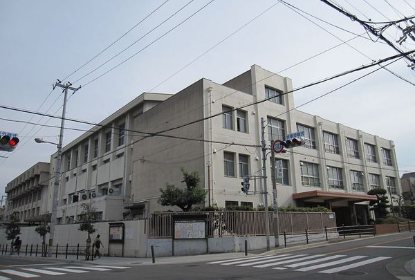 上本町ガーデンハイツ(大阪市立高津中学校)