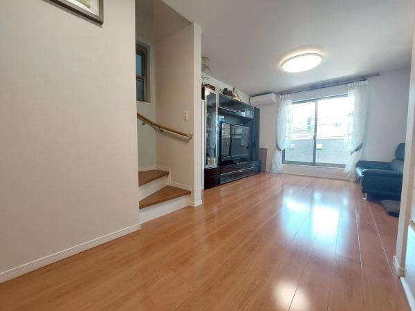 大阪市此花区西九条3丁目の中古一戸建て(リビング)