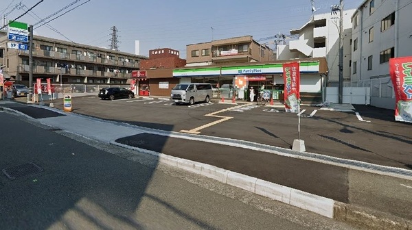 カルム東淀川(ファミリーマート東淀川南江口店)