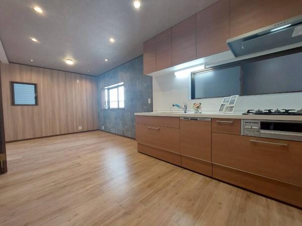 寝屋川市北大利町の中古一戸建て
