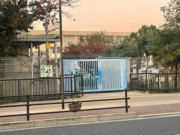 寝屋川市豊野町の中古一戸建て(寝屋川市立中央小学校)