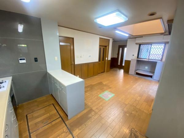 寝屋川市上神田１丁目の中古一戸建