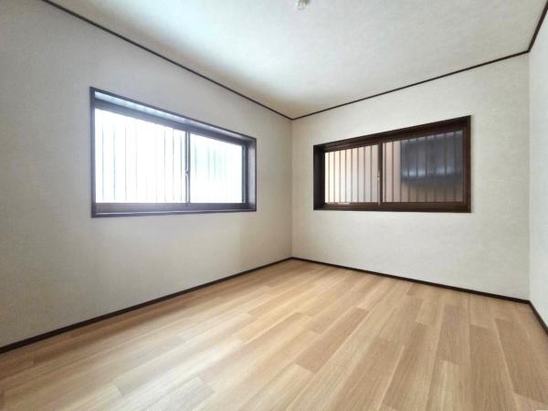 寝屋川市黒原旭町の中古一戸建て