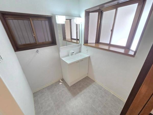 寝屋川市黒原旭町の中古一戸建て
