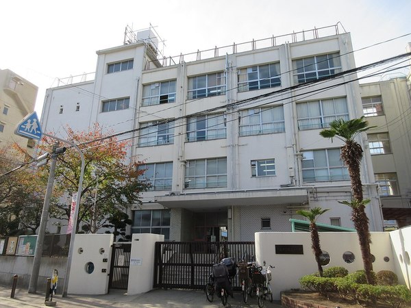 ファミールハイツ城東Ａ棟(大阪市立放出小学校)