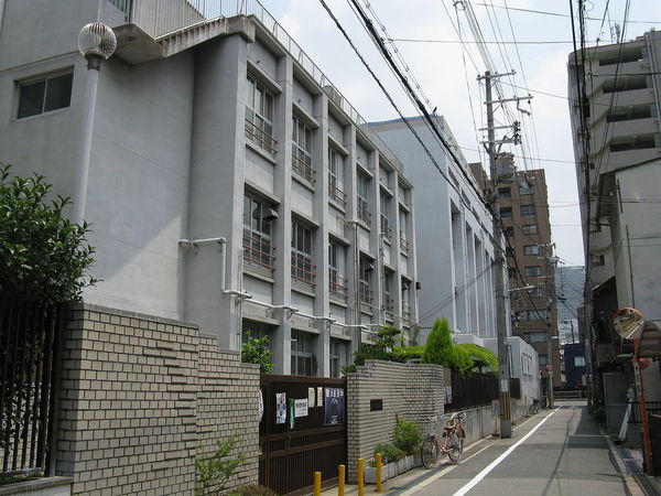 クレヴィアタワー中之島(大阪市立福島小学校)