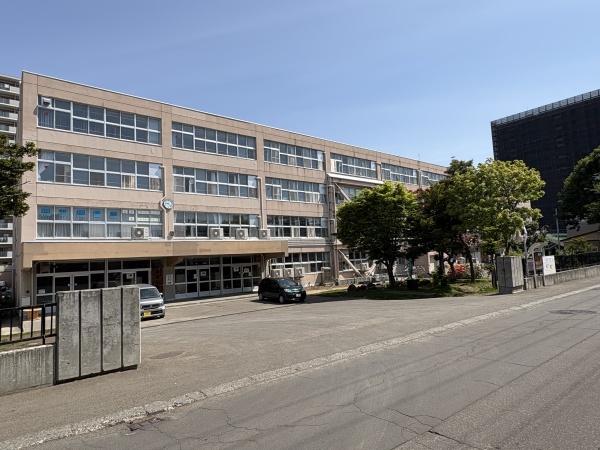 札幌市豊平区平岸一条１５丁目の中古一戸建て(札幌市立平岸小学校)