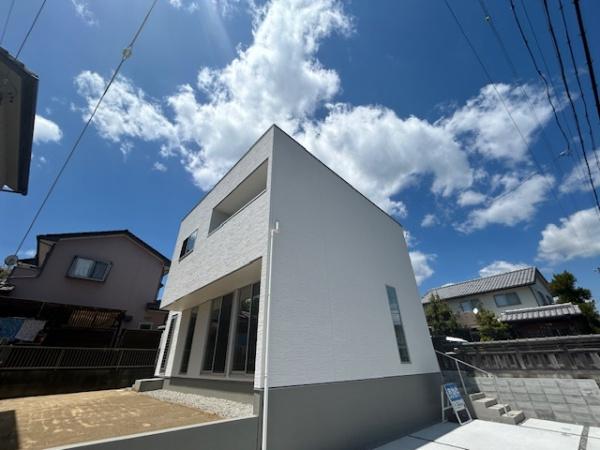 津市久居緑が丘町２丁目の新築一戸建