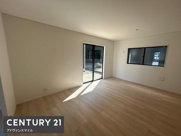 三重郡菰野町大字竹成の新築一戸建(リビング)