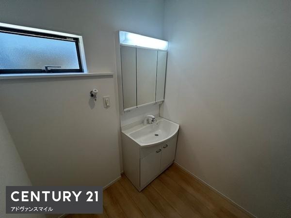 三重郡菰野町大字竹成の新築一戸建(洗面台・洗面所)